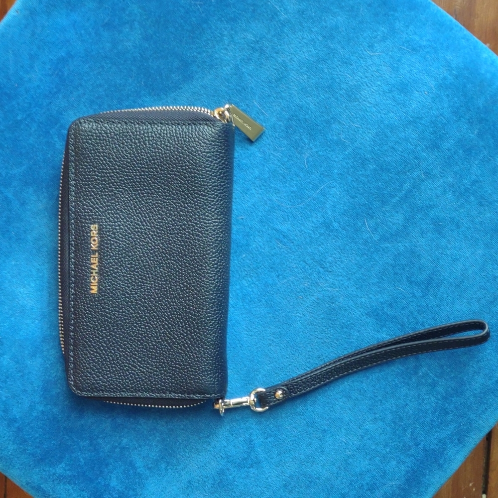 Michael kors wallet